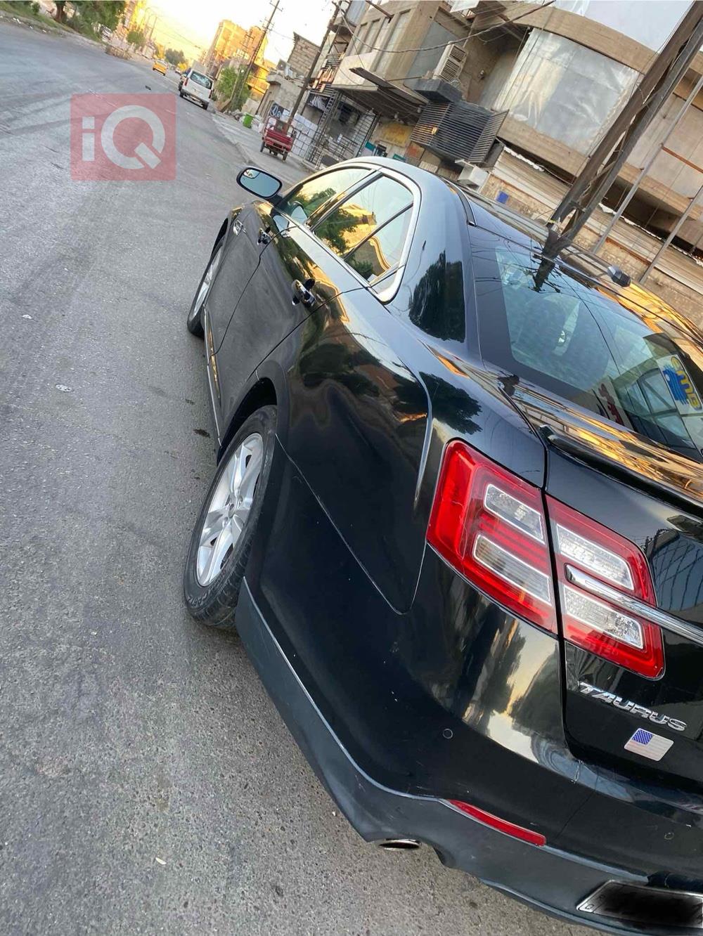 Ford Taurus